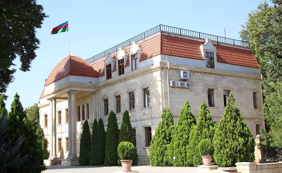 “Sakinlərə hədə-qorxu gələrək, susmalarını istəyirlər” - ŞİKAYƏT