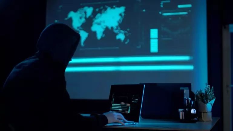 FRANSADA KİBER ŞOK - Məxfi sənədlər ələ keçirildi