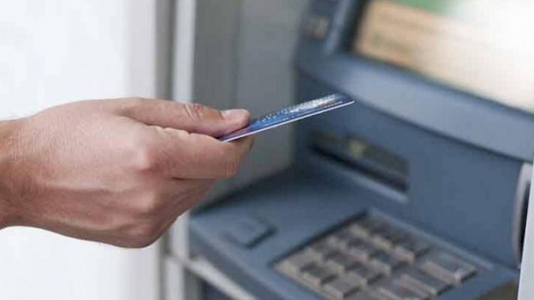 Bu şəxslərə bayramla əlaqədar 500 manat mükafat verildi - RƏSMİ