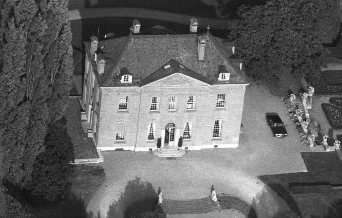 SSRİ-ni yıxan görüşün keçirildiyi villa satışa çıxarılıb