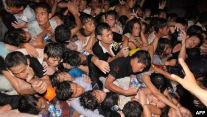 Yarım milyondan artıq kambocalı qaçqına çevrildi