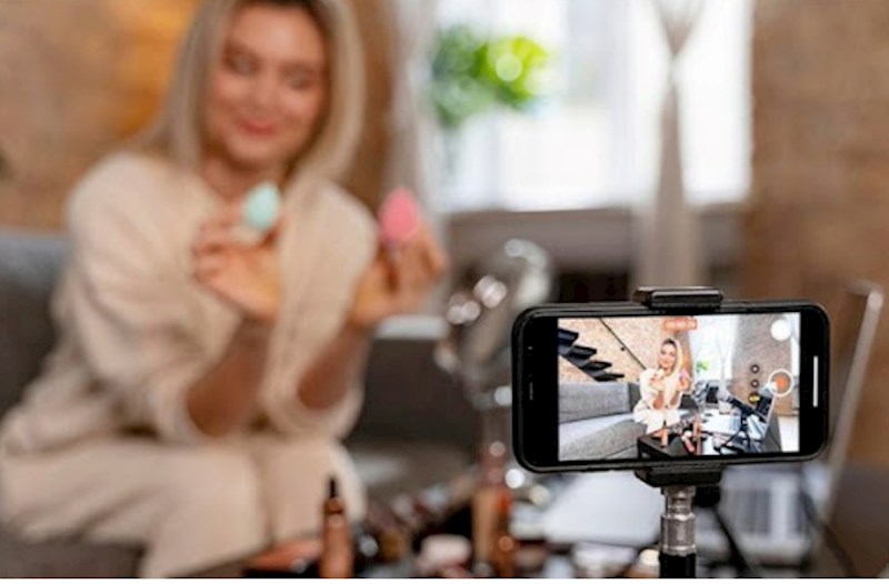 5 min manatlıq reklam qiyməti: Blogerlər buna görə lüks həyat yaşayır — AÇIQLAMA