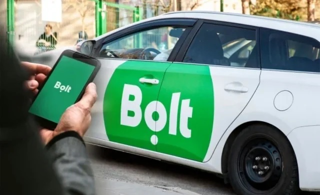 Taksi sifarişində niyə 2 manat əlavə pul tutulur?