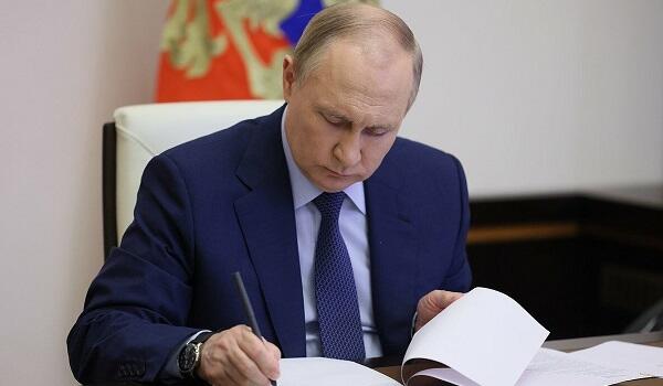 Putin İradə Zeynalovaya rütbə verdi