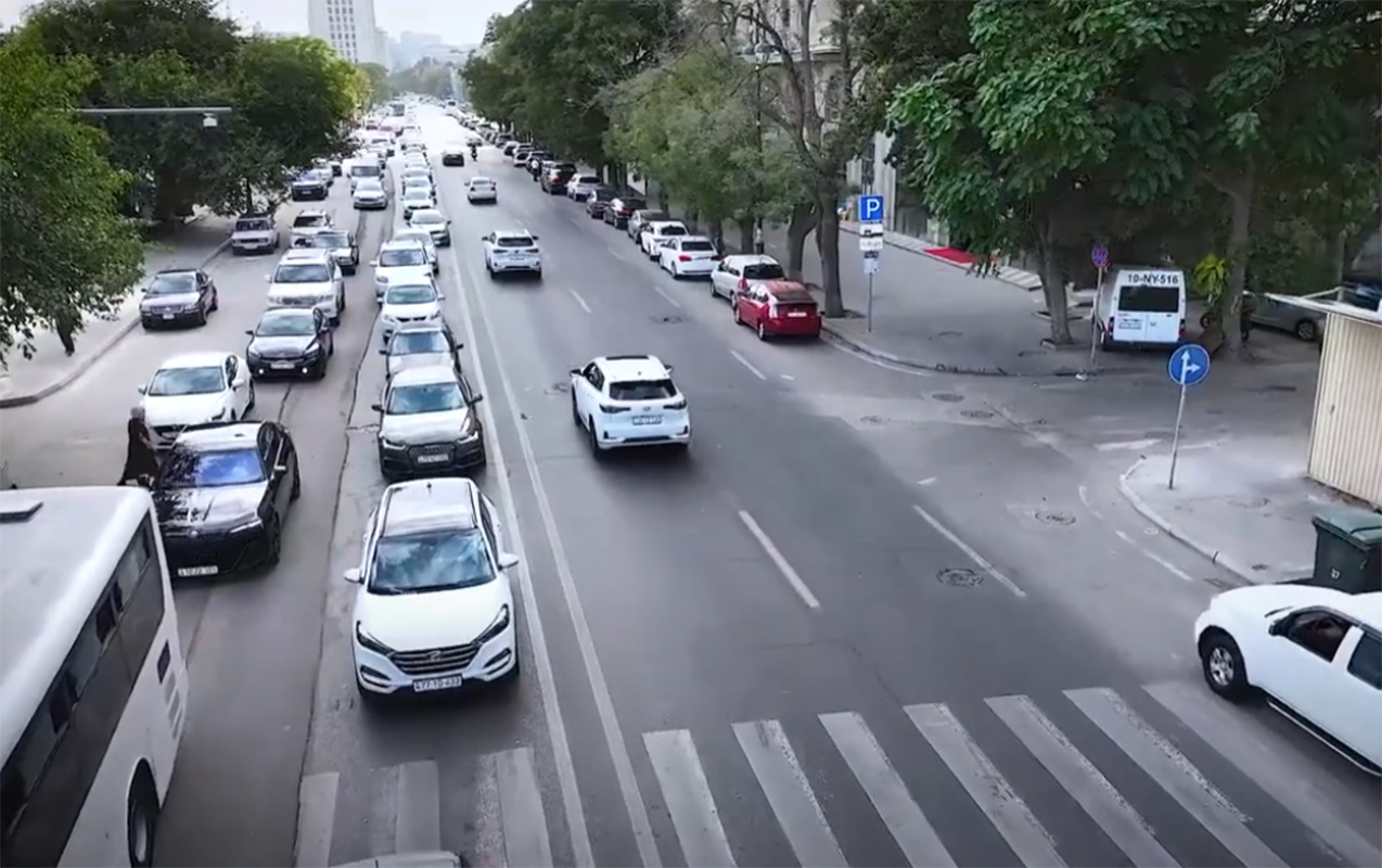 Paytaxtın bu küçəsində birtərəfli hərəkət təşkil edildi - Video