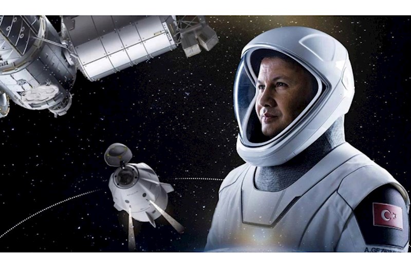 Alper Gezeravcı Zəfər Günü ilə bağlı kosmosdan şəkillər paylaşdı