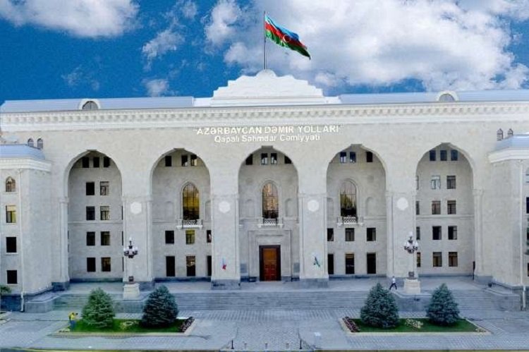 “ZAMAN NOVRUZOV BİZİ İŞSİZ QOYUB” – İşçilər “Azərbaycan Dəmir Yolları” QSC sədrinin müavinindən şikayət edir