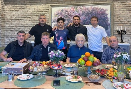 Olimpiya, Dünya və Avropa çempionları idman xadimi Cavanşir Qurbanovu ziyarət ediblər - FOTOLARi