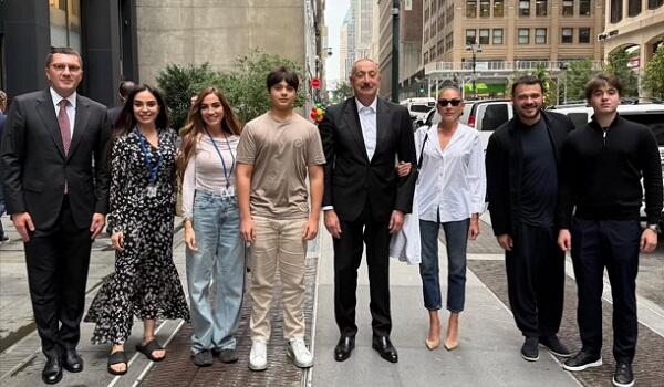 Prezident və ailəsi Nyu Yorkda - Foto