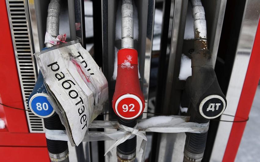 Rusiyada benzini qarışdırmağa başlayıblar - Çin avtomobilləri buna görə sıradan çıxır