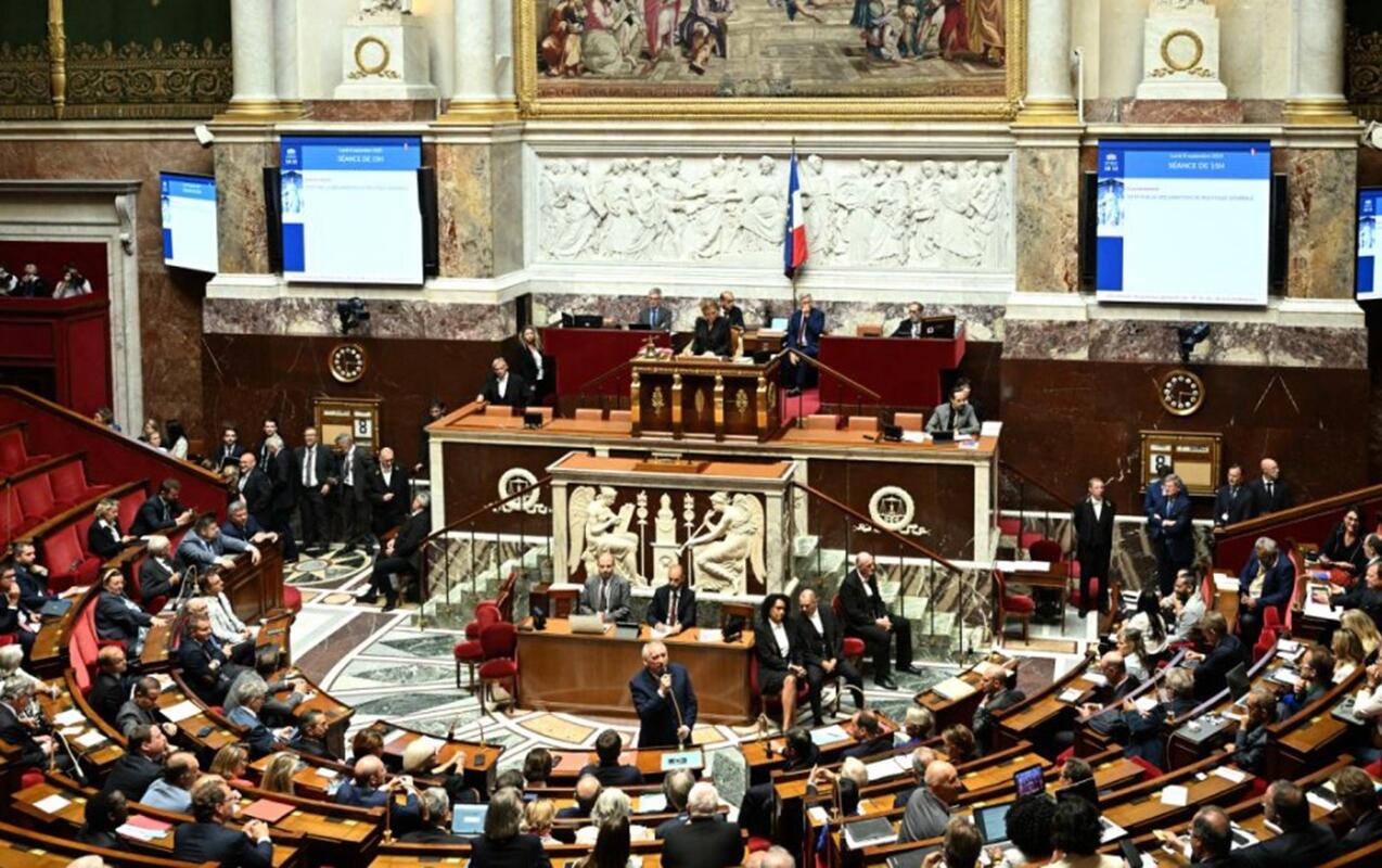 Fransa hökuməti buraxıldı