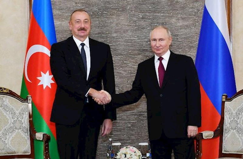 İlham Əliyev Putinə zəng etdi