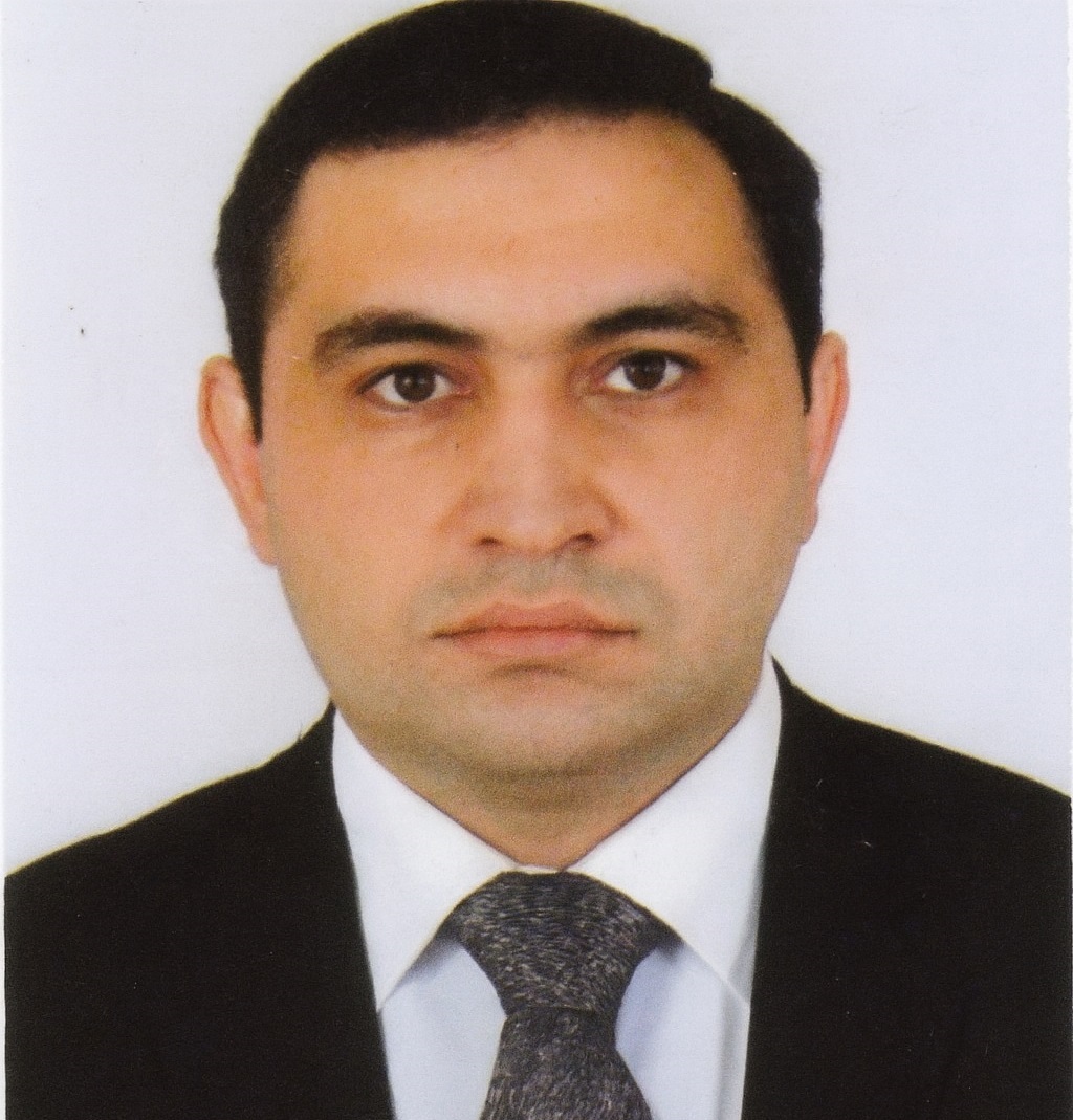 İqtisad Universitetinin müəllimi vətəndaşın 800 min manatlıq mənzilini ələ keçirib – ÖLKƏ RƏHBƏRLİYİNƏ MÜRACİƏT / FOTO