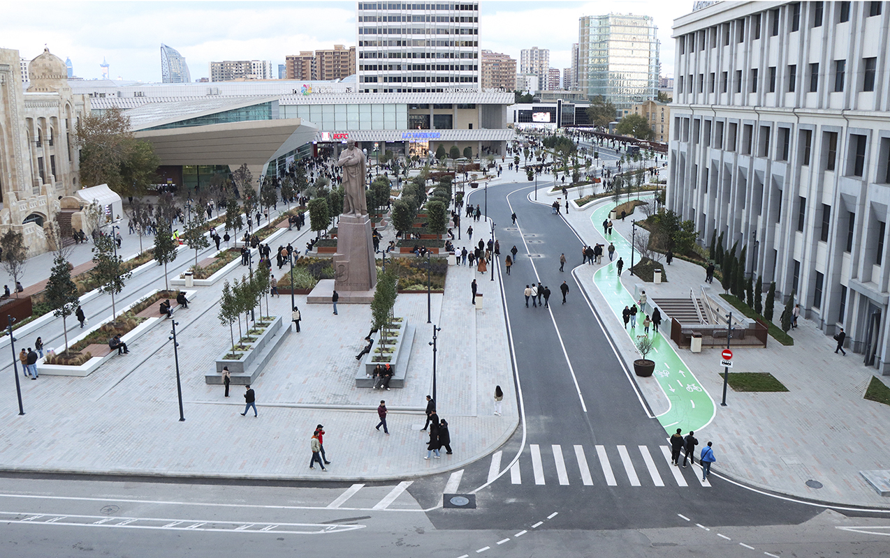 “28 May”da avtobus qadını vurdu