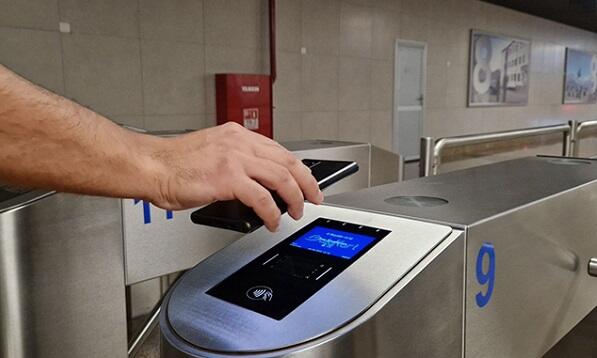 Bakı metrosunun bütün stansiyalarında yeni ödəniş üsulu...