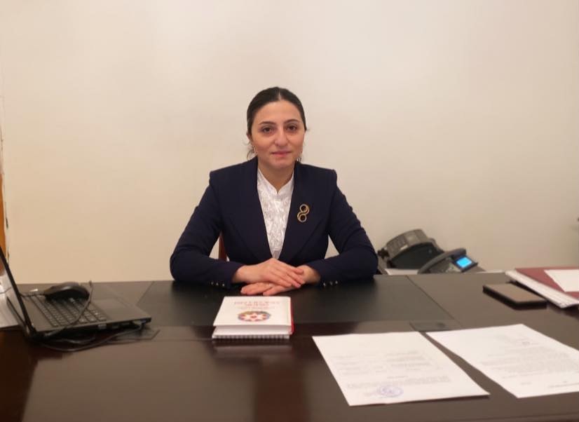 ŞƏHİD QIZI TƏHSİL ŞÖBƏSİNİN MÜDİRİNDƏN ŞİKAYƏTÇİDİR - Prezidentə müraciət