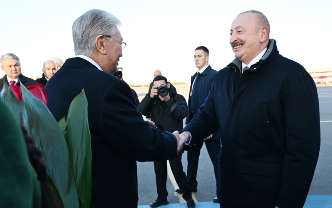 Prezident Qazaxıstandadır - Fotolar