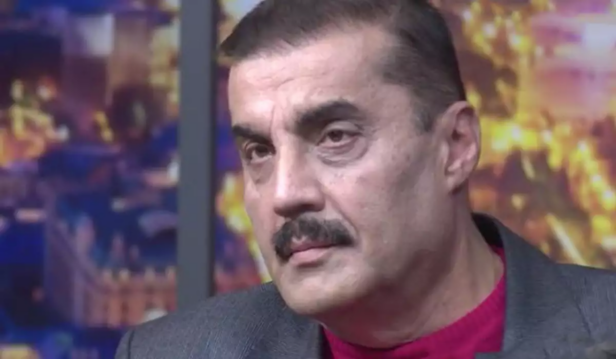 Əməkdar artist soyadını dəyişməsindən danışdı: 