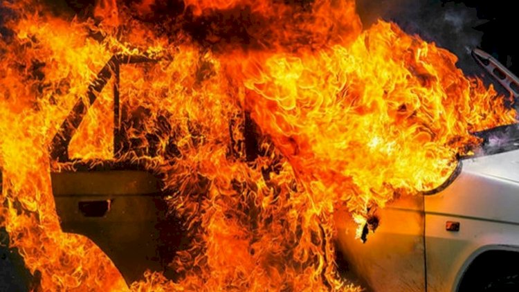 Zaqatalada avtomobil yanaraq kül oldu