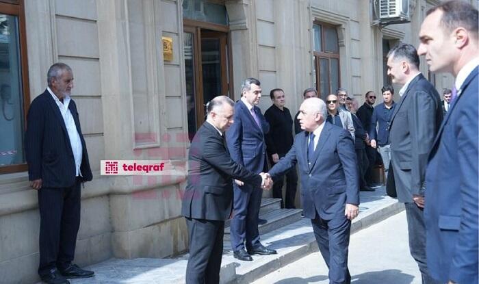 Rəsmilər Oqtay Şirəliyevlə vida mərasimində - Foto