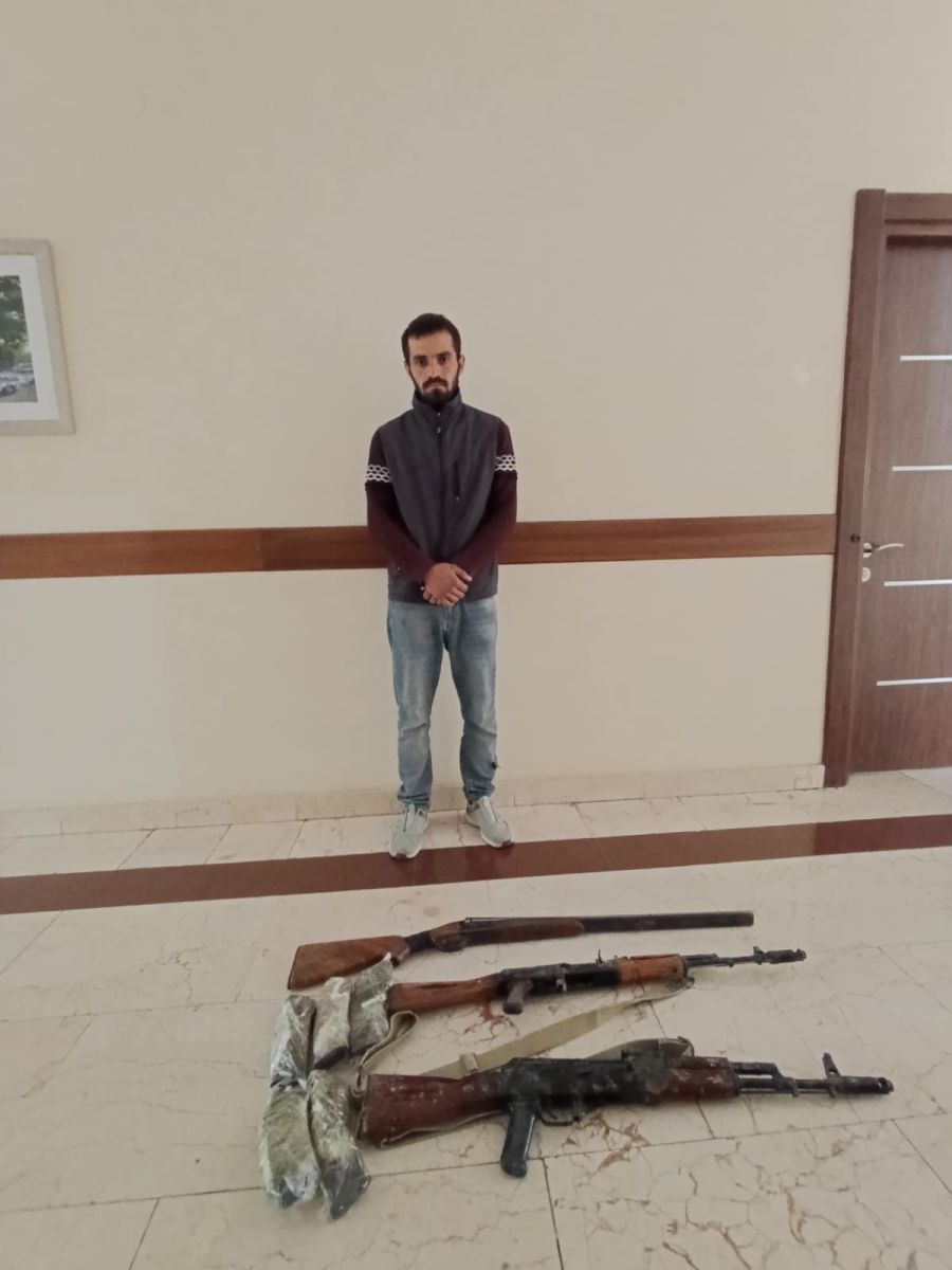 Xocavənd rayonunda polis odlu silah-sursat satmaq istəyən şəxsi saxlayıb