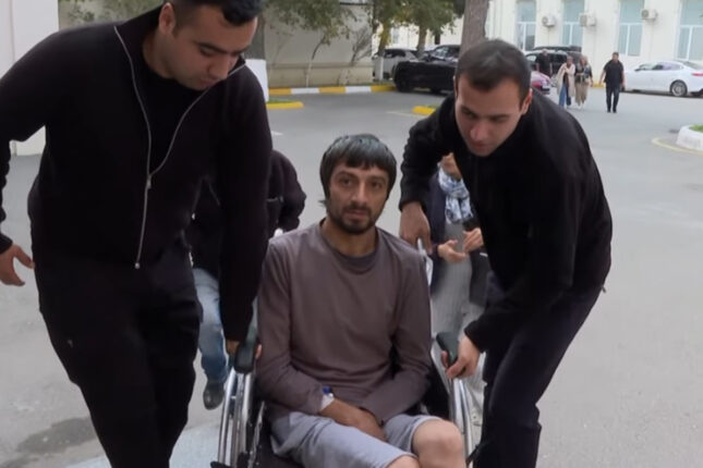 “Xəstəxana 3 aydır əlil arabasında olan qardaşımı qəbul etmir” – Video