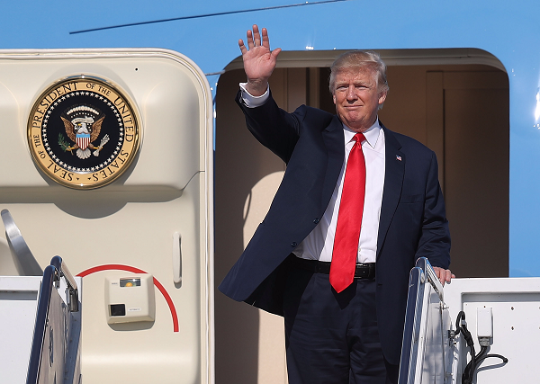 Tramp Alyaskaya yollandı - Video