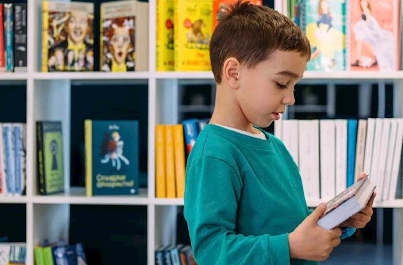 Uşağınızla kitab mağazasına gedirsinizmi?