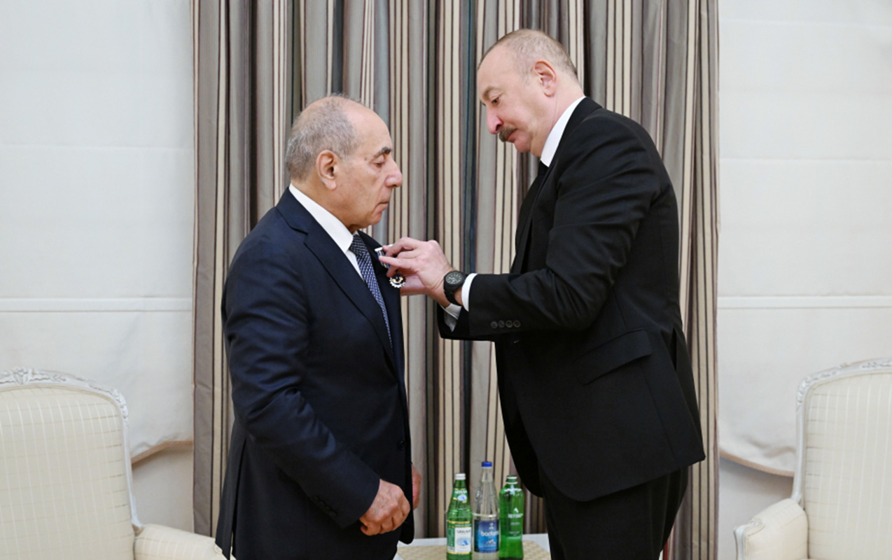 Prezident Eyyubova “İstiqlal” ordenini təqdim etdi - Video - Fotolar