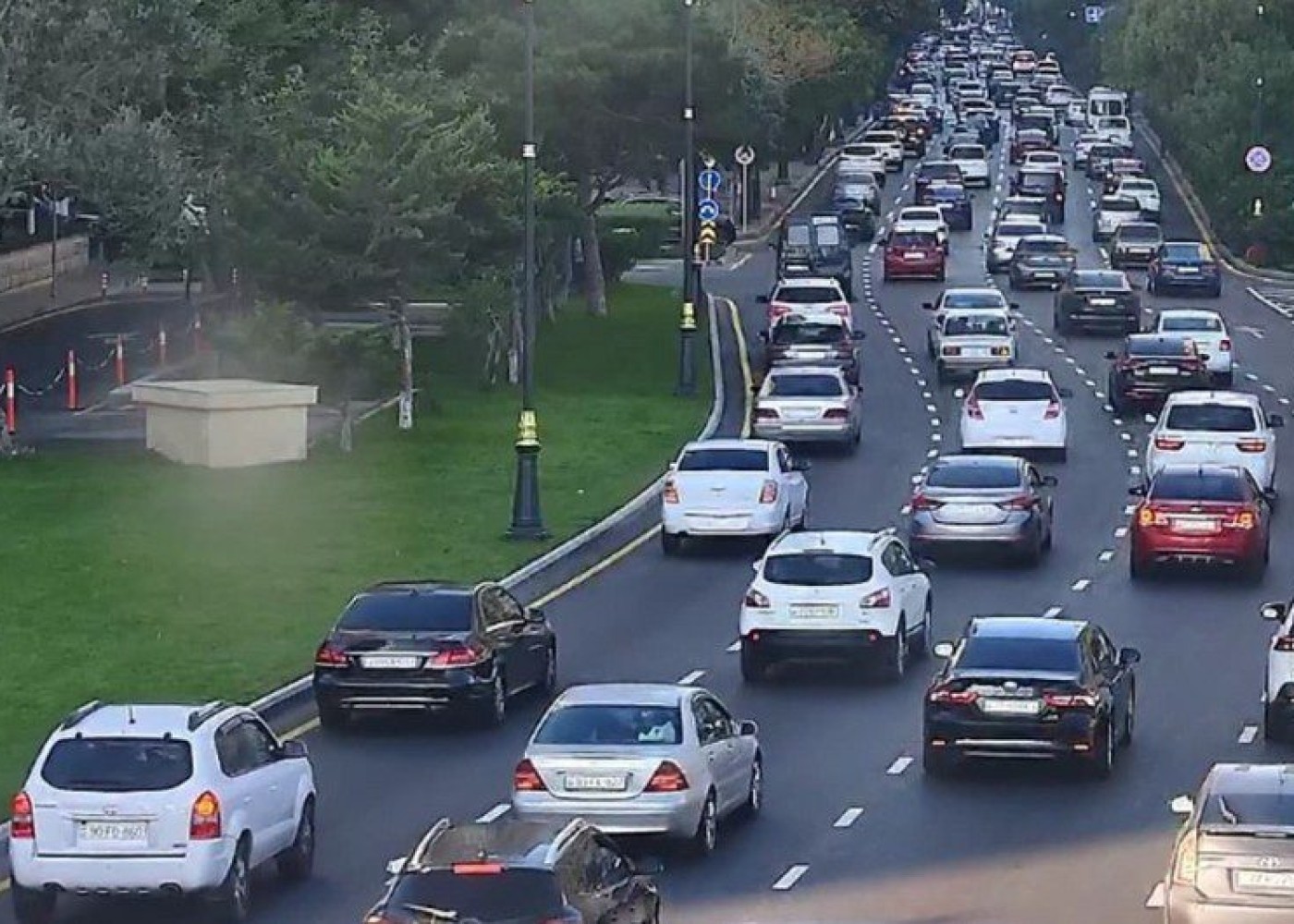 Braziliyada kişi Ali Məhkəmənin qarşısında özünü partlatdı - Video