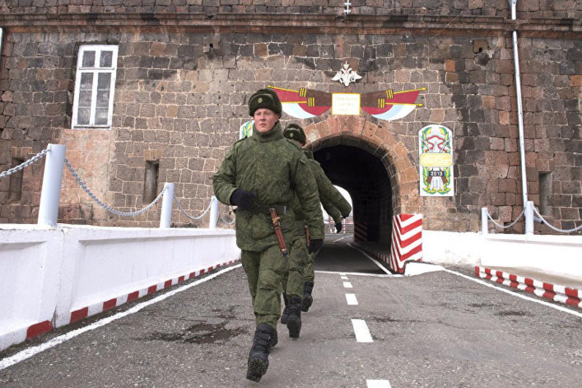 Ermənistan Gümrüdəki Rusiya hərbi bazasını blokada ilə hədələyir