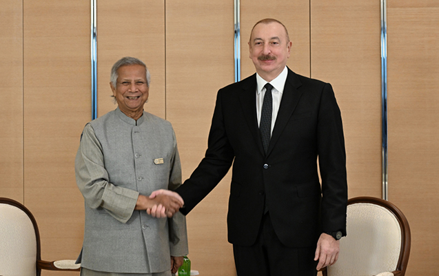 Prezident görüşlər keçirir - Fotolar