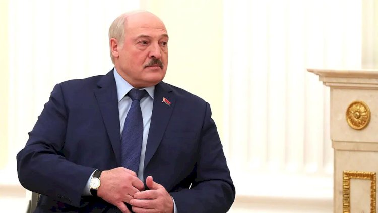 Lukaşenko Paşinyanı “topa tutdu“: “Onlar niyə burdadır?”