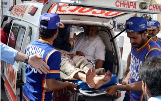 Pakistanda kamikadze özünü partlatdı - 2 ölü, 24 yaralı