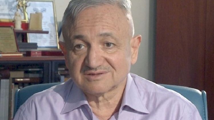 Vaqif Mustafayev: “Nazir filmimə baxıb güldü, sonra 27 dəqiqəsini kəsdirdi“